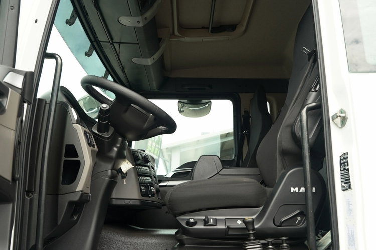 MAN TGS 35.460 / 8X4 / WYWROTKA TYLNOZSYPOWA / HYDROKLAPA / MEILLER KIPPER / AUTOMAT / OPONY 100% / PLANDEKA ELEKTRYCZNA /  EURO 6 zdjęcie 33