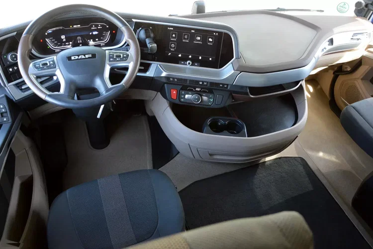 DAF XG+ 530 / ZF INTARDER / BLENDA / KLIMA POST. / MIĘDZYOSIE / FULL LED / ALUFELGI / zdjęcie 27