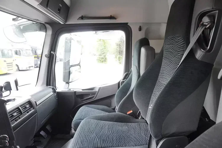Mercedes Arocs 1827 / 10 tys. km / 4x4 / Nauka jazdy / plandeka 14 EPAL zdjęcie 25