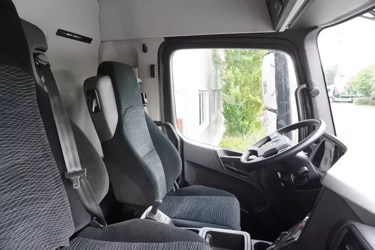 Mercedes Arocs 1827 / 10 tys. km / 4x4 / Nauka jazdy / plandeka 14 EPAL zdjęcie 27