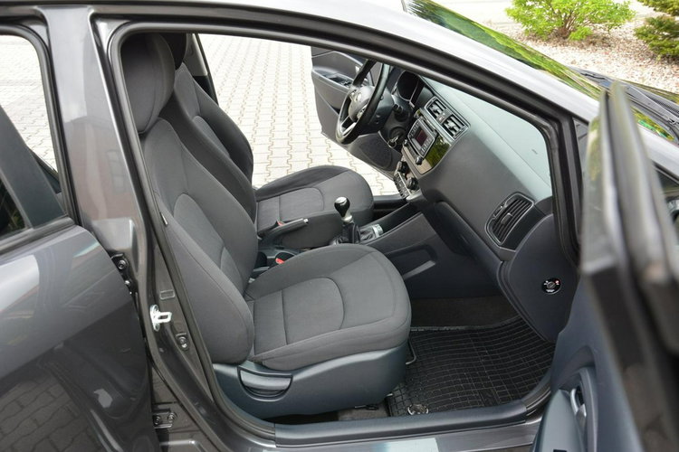 Kia Rio Klimatronic Grzane fotele Grzana kierownica Parktronic z Niemiec zdjęcie 12
