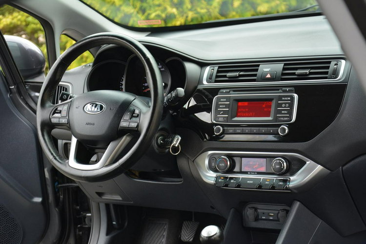 Kia Rio Klimatronic Grzane fotele Grzana kierownica Parktronic z Niemiec zdjęcie 15