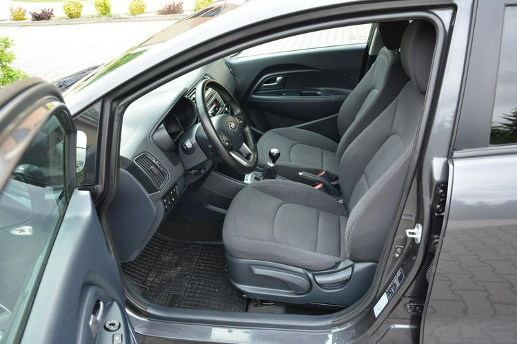 Kia Rio Klimatronic Grzane fotele Grzana kierownica Parktronic z Niemiec zdjęcie 16