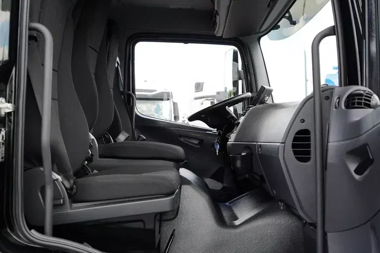 Mercedes ATEGO / 1530 / ACC / E 6 / BURTOPLANDEKA + WINDA / 18 PALET / 57 000 KM zdjęcie 8