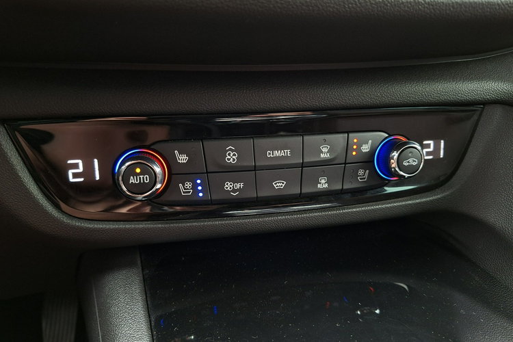 Opel Insignia Grand Sport 4x4, Automat, Wentylowane fotele, Podgrz. kanapa, Head-Up, Kamery 360 zdjęcie 27