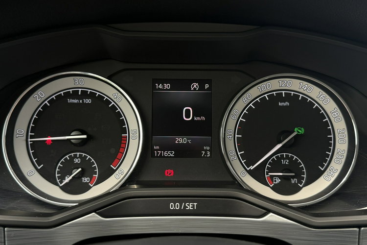 Skoda Superb Salon Polska Poleasingowy Serwis ASO Bezwypadkowy zdjęcie 21
