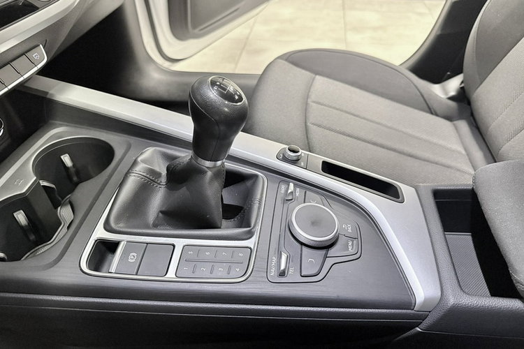 Audi A4 1.4 TFSI 150KM Xenon Navi Grzane Fotele Tempomat 73000km Przebieg zdjęcie 27