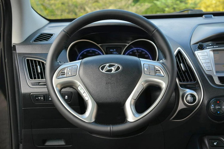 Hyundai ix35 Premium 4WD Skóry Panorama Keyless go Navi Kamera Klimatronic zdjęcie 21