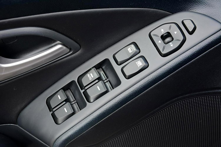Hyundai ix35 Premium 4WD Skóry Panorama Keyless go Navi Kamera Klimatronic zdjęcie 30