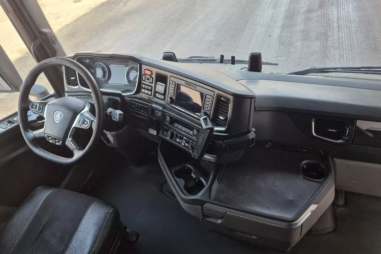 Scania S450 zdjęcie 30
