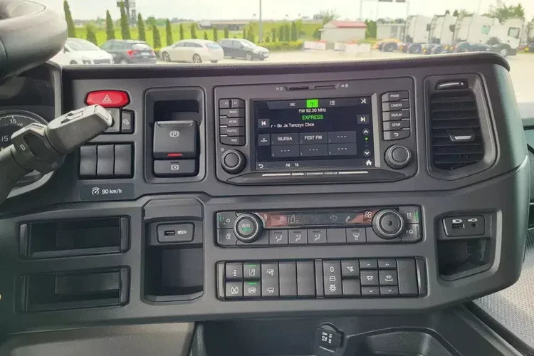 Scania R 460 A4x2EB Mega zdjęcie 18