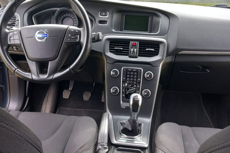 Volvo V40 v40 1.6 120KM ZADBANY SPRAWNY zdjęcie 14