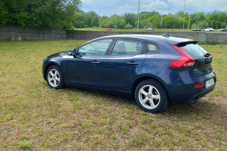 Volvo V40 v40 1.6 120KM ZADBANY SPRAWNY zdjęcie 19