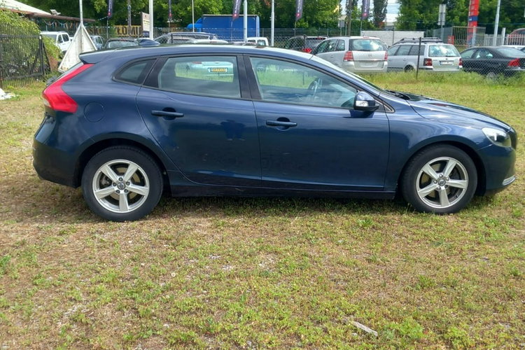 Volvo V40 v40 1.6 120KM ZADBANY SPRAWNY zdjęcie 5