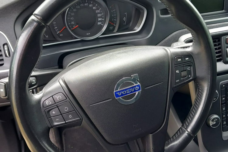 Volvo V40 v40 1.6 120KM ZADBANY SPRAWNY zdjęcie 8