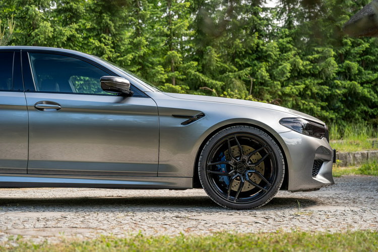 BMW M5 F90 / 4.4 V8 600KM / Harman&Kardon / Concaver / Carbon / Salon PL / FV zdjęcie 18