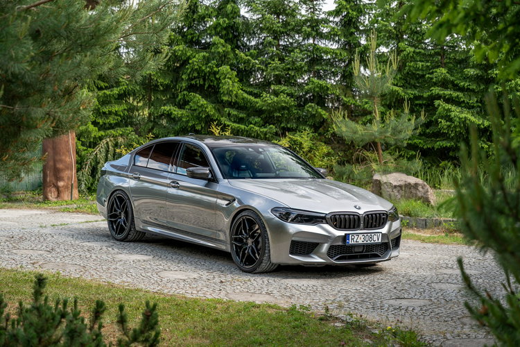 BMW M5 F90 / 4.4 V8 600KM / Harman&Kardon / Concaver / Carbon / Salon PL / FV zdjęcie 25