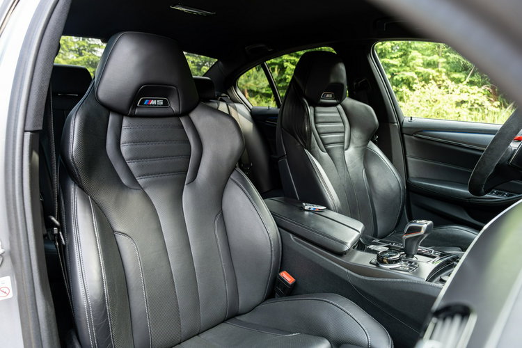 BMW M5 F90 / 4.4 V8 600KM / Harman&Kardon / Concaver / Carbon / Salon PL / FV zdjęcie 39