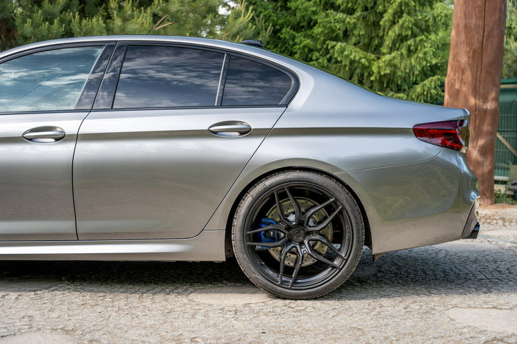 BMW M5 F90 / 4.4 V8 600KM / Harman&Kardon / Concaver / Carbon / Salon PL / FV zdjęcie 9