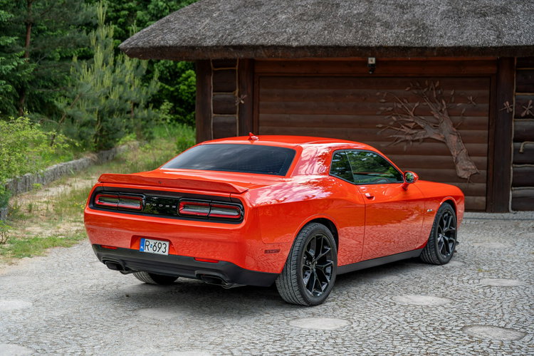 Dodge Challenger R/T / 5.7 V8 HEMI 375KM / Alpine / GO MANGO / Import USA / FV zdjęcie 4