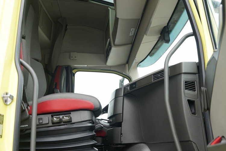 Volvo FH 500 / HYDRAULIKA  / IKLIMA POSTOJOWA / I-SAVE / ALUFELGI / I-SHIFT / zdjęcie 36
