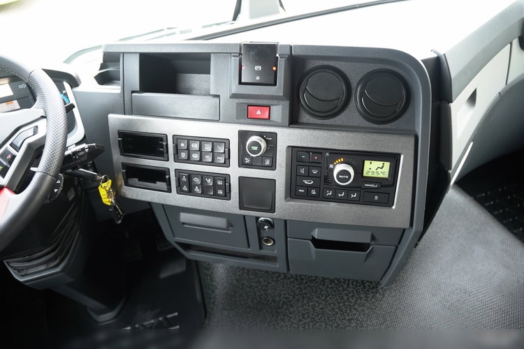 Renault T 440 / HYDRAULIKA /  RETARDER / KLIMA POSTOJOWA / 13 LITROWY SILNIK / EURO 6 zdjęcie 30
