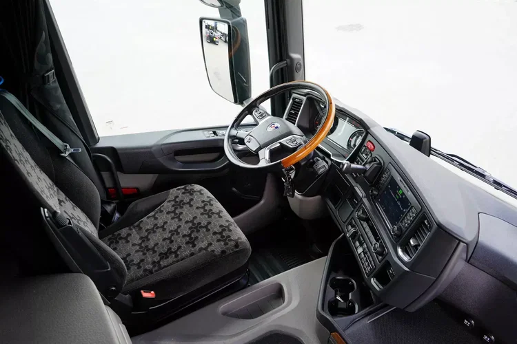 Scania G 320 / E 6 / FIRANKA / 18 PALET / ŁAD. 9040 KG / 120 000 KM zdjęcie 13
