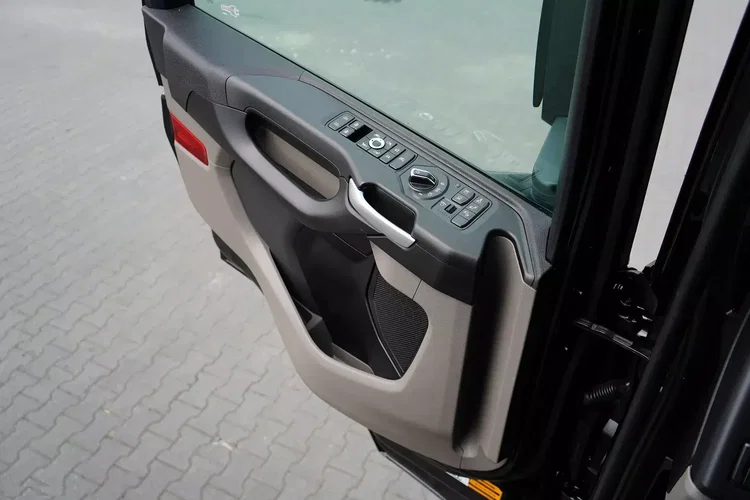 Scania G 320 / E 6 / FIRANKA / 18 PALET / ŁAD. 9040 KG / 120 000 KM zdjęcie 36