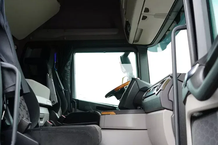 Scania G 320 / E 6 / FIRANKA / 18 PALET / ŁAD. 9040 KG / 120 000 KM zdjęcie 8