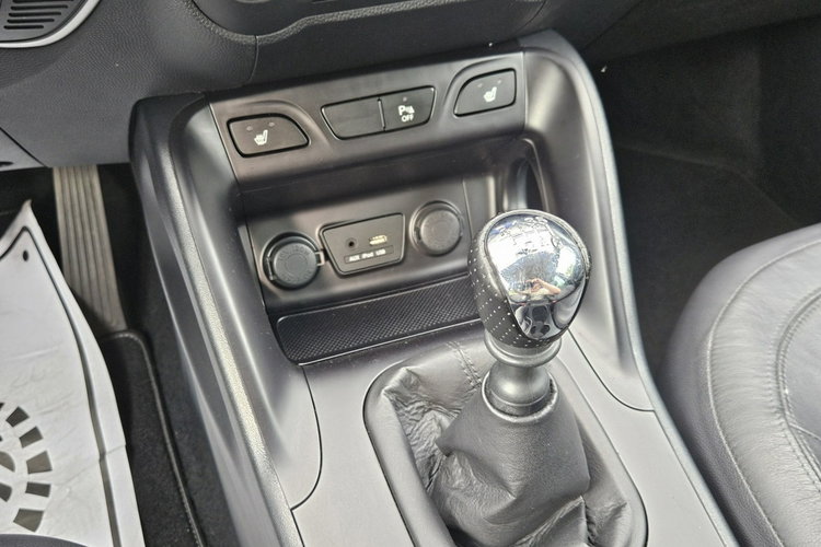 Hyundai ix35 Niski Udokumentowany Przebieg Super Stan Rok GWARANCJI zdjęcie 27