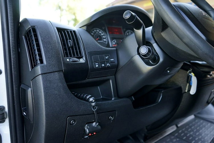 Peugeot Boxer 2,2HDI Klima, NAVI, 173tys.km, 2021r. zdjęcie 17