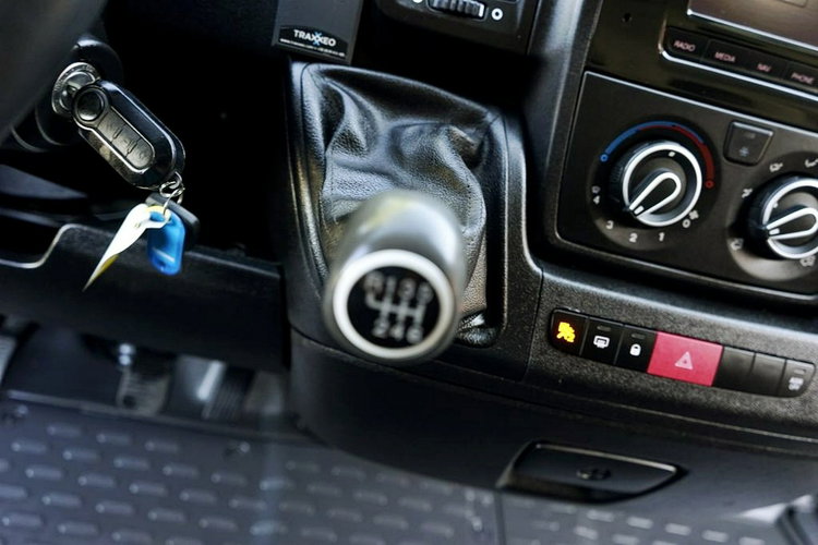 Peugeot Boxer 2,2HDI Klima, NAVI, 173tys.km, 2021r. zdjęcie 19