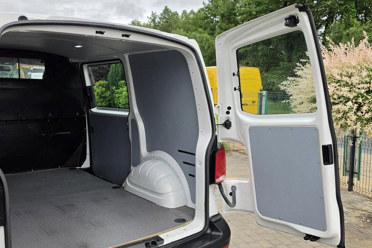 Volkswagen Transporter T6 2.0 TDi Furgon / I-właściciel / / Faktura VAT 23% zdjęcie 13