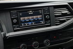 Volkswagen Transporter T6 2.0 TDi Furgon / I-właściciel / / Faktura VAT 23% zdjęcie 18