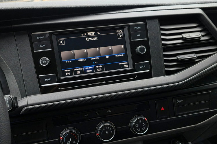 Volkswagen Transporter T6 2.0 TDi Furgon / I-właściciel / / Faktura VAT 23% zdjęcie 18