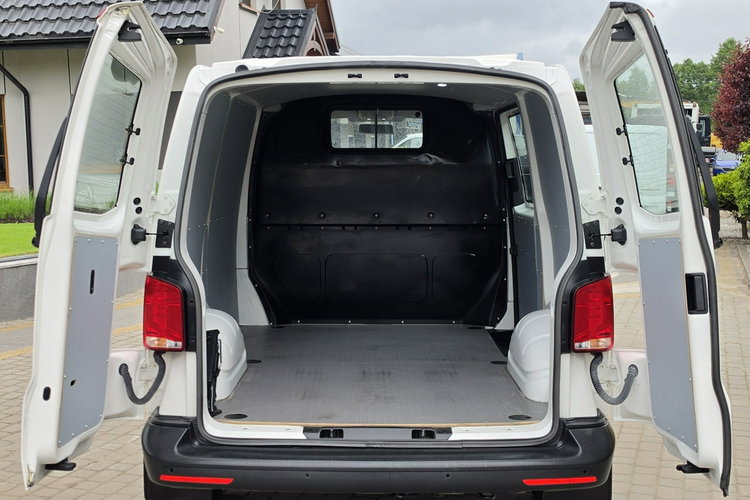 Volkswagen Transporter T6 2.0 TDi Furgon / I-właściciel / / Faktura VAT 23% zdjęcie 8