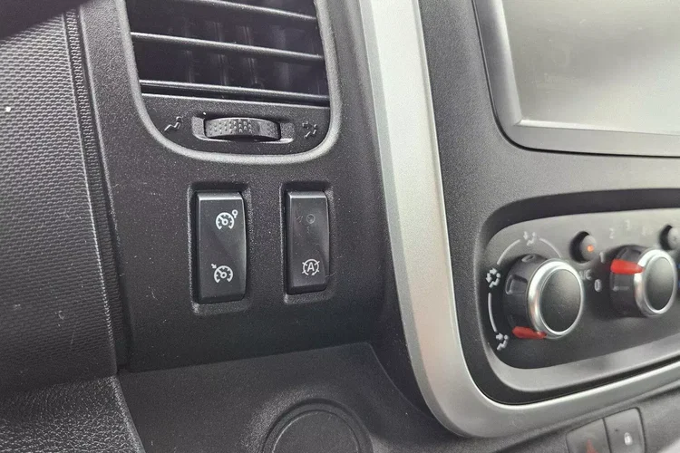 Renault Trafic L2H1 59999zł NETTO 2.0dCi/145KM zdjęcie 30