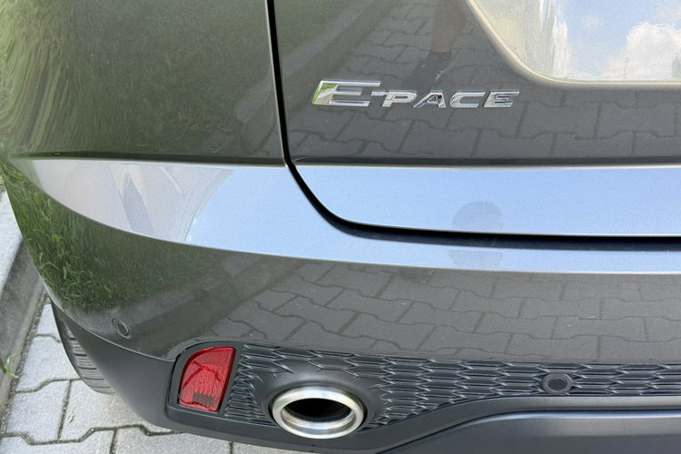 Jaguar E-Pace R-Dynamic S P200 AWD zdjęcie 36