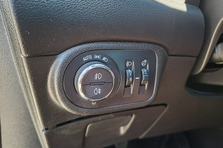 Opel Zafira Klimatronic 2-stref, Nawigacja, 7 osobowy, PDC 2X, Tempomat zdjęcie 17
