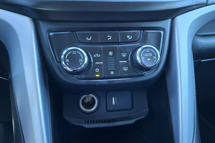 Opel Zafira Klimatronic 2-stref, Nawigacja, 7 osobowy, PDC 2X, Tempomat zdjęcie 23
