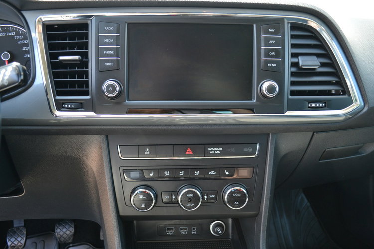Ateca Seat Ateca 2.0TDI 150koni manual 4X4 bezwypadkowy zdjęcie 12