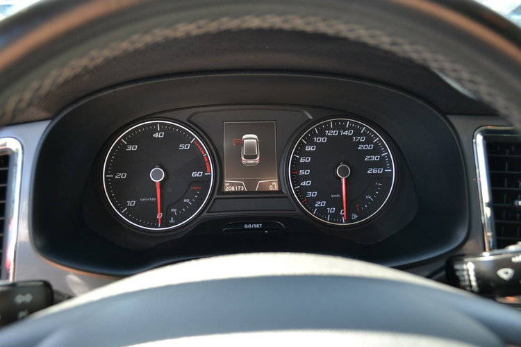 Ateca Seat Ateca 2.0TDI 150koni manual 4X4 bezwypadkowy zdjęcie 13
