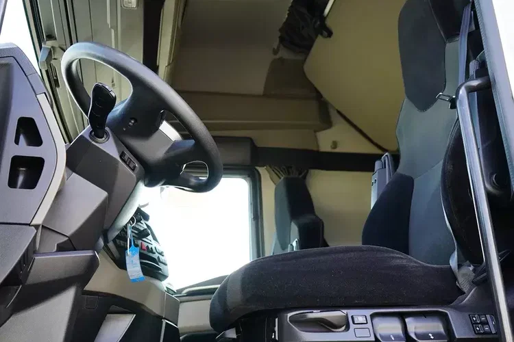 MAN TGX / 18.470 / E 6 / GX / FIRANKA / 19 PALET / RETARDER / ŁAD. 8050 KG zdjęcie 7