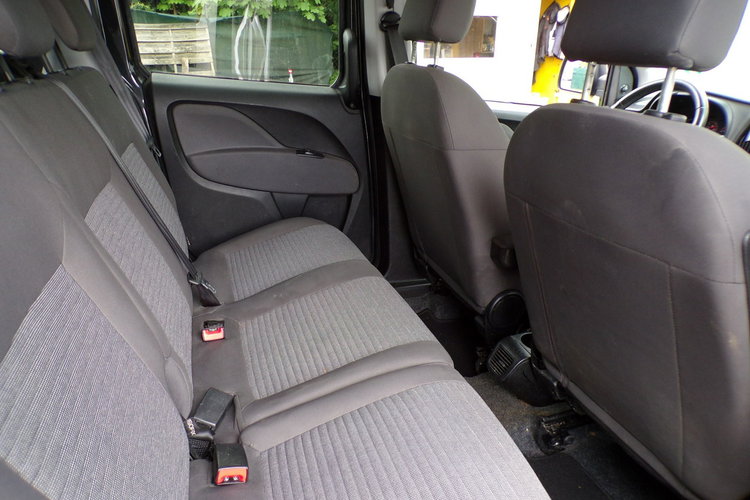 Fiat Doblo Lift /Klimatronic /Gwarancja /2,0 /135KM /2015R zdjęcie 17