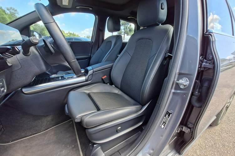 Mercedes B 250 4Matic, Klimatronic, Virt. Cockpit, Burmester, Podgrz fotele, CarPlay zdjęcie 14