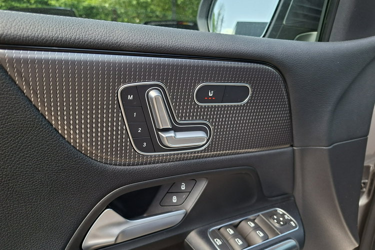 Mercedes B 250 4Matic, Klimatronic, Virt. Cockpit, Burmester, Podgrz fotele, CarPlay zdjęcie 16