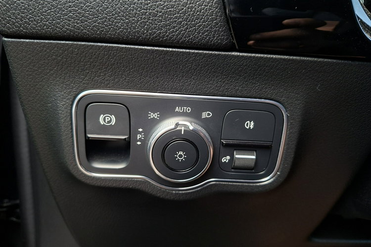 Mercedes B 250 4Matic, Klimatronic, Virt. Cockpit, Burmester, Podgrz fotele, CarPlay zdjęcie 17