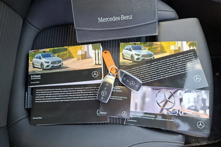 Mercedes B 250 4Matic, Klimatronic, Virt. Cockpit, Burmester, Podgrz fotele, CarPlay zdjęcie 36