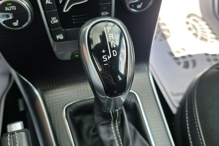 Volvo V40 2.0HDI R-Design.Ledy.Xenony.Automat.Kam.Cof.Navigacja.Alcantara.Skóry. zdjęcie 25