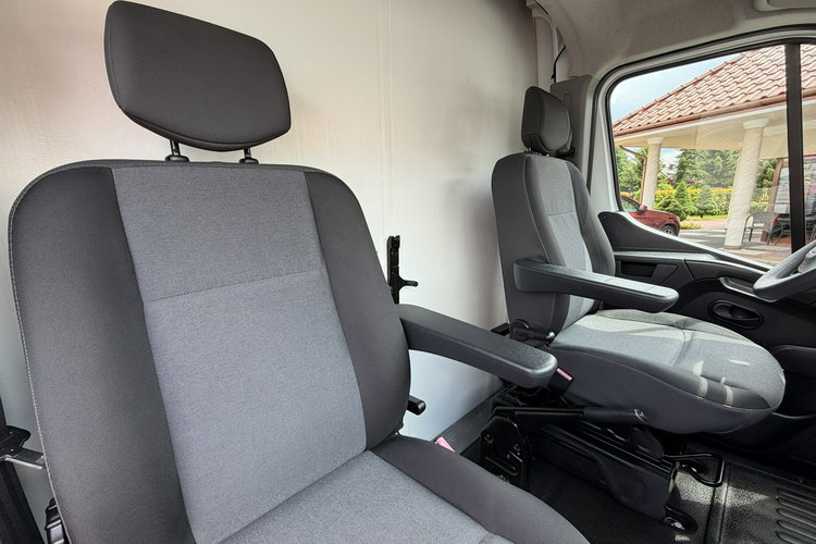 Renault Master 2.3 130KM Kontener Niskopodłogowy Sklep Bar Kamper Foodtruc Koniowóz zdjęcie 32